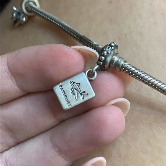 Pandora passport charm - Picture 1 of 2